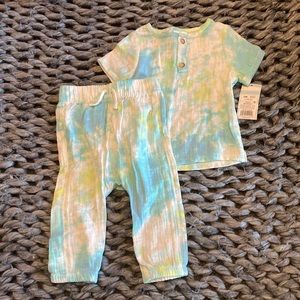 Brand new 2 piece Cat & Jack 12m set